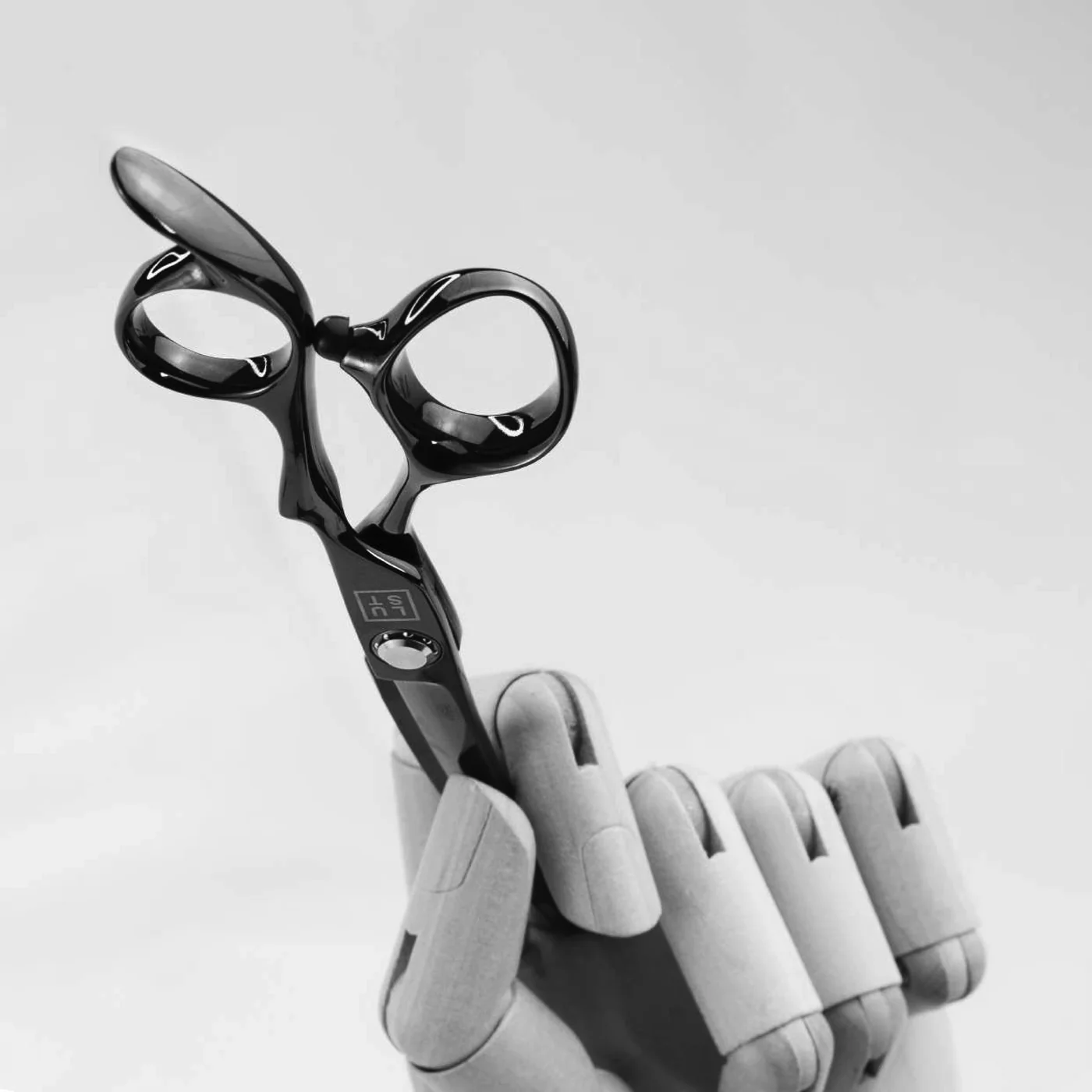 LUST black scissors in hand
