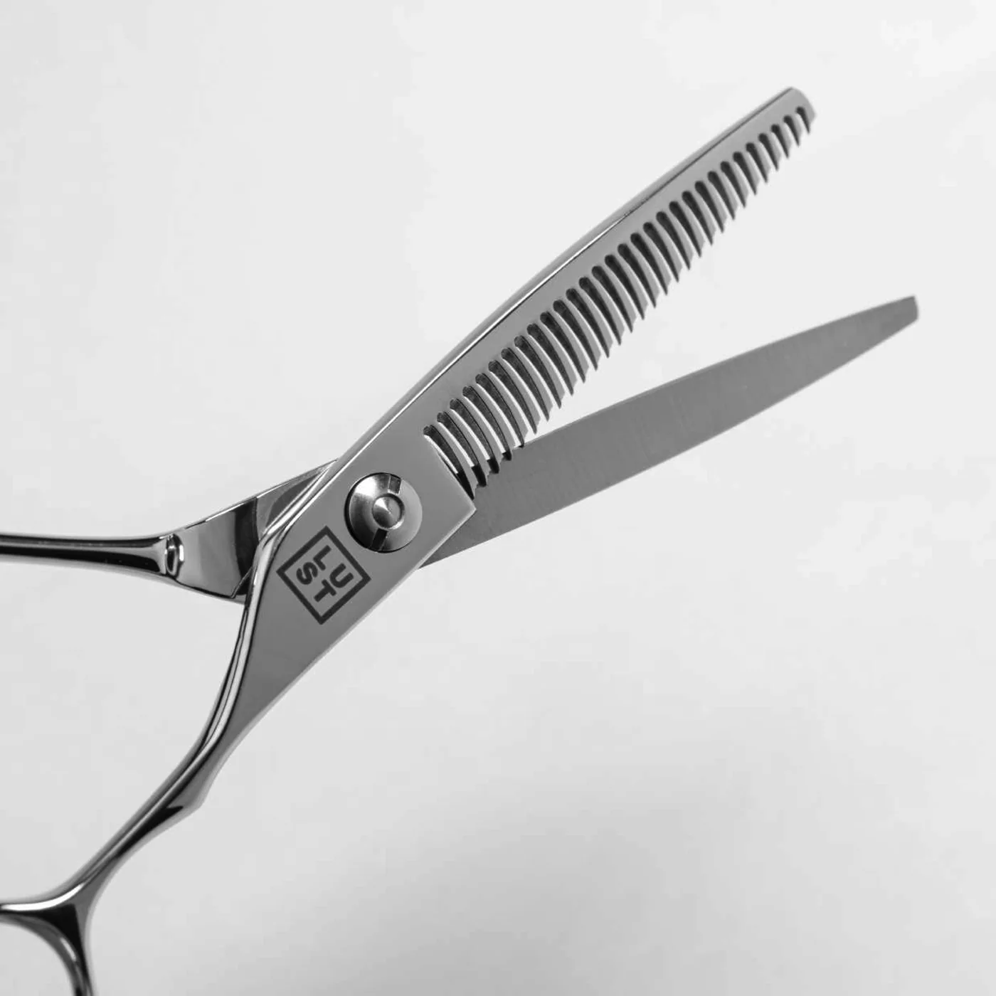 LUST thinning blade detail